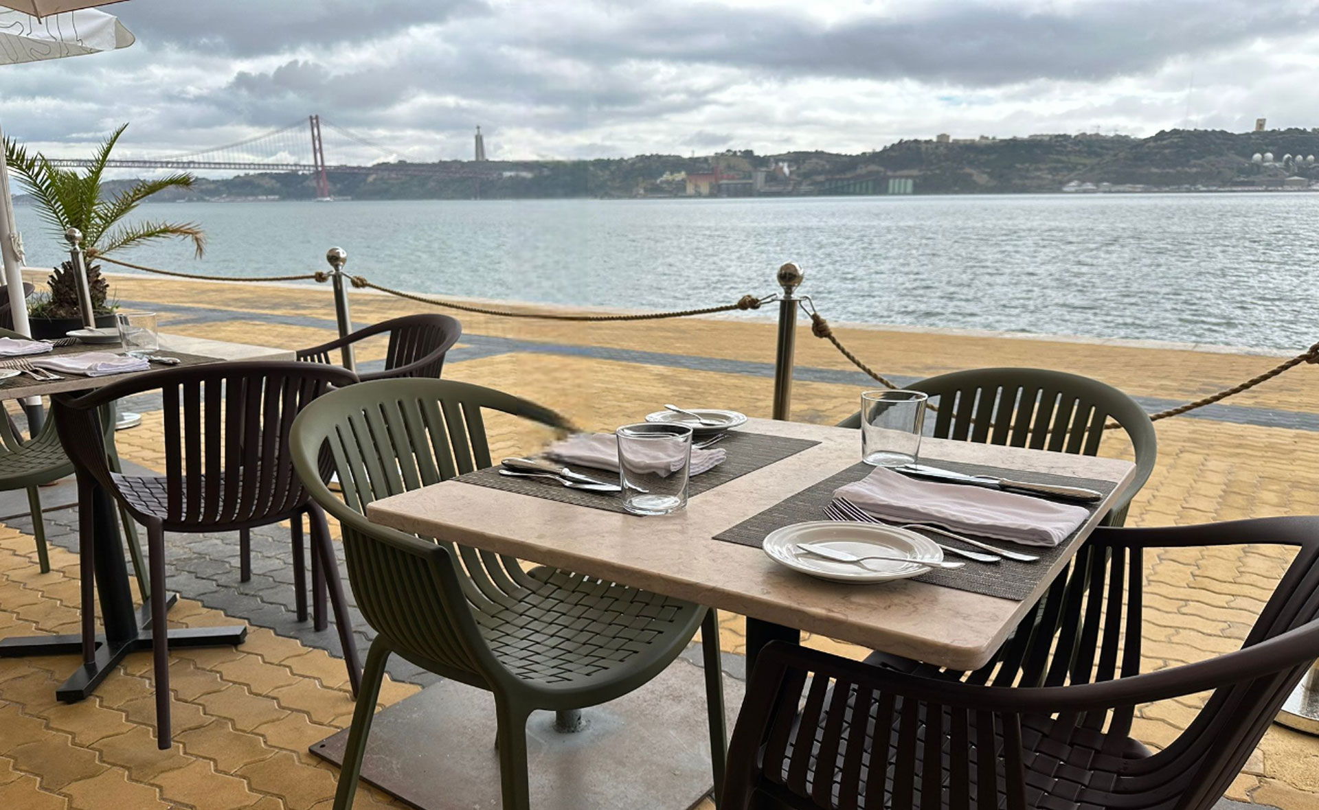 ao lado da Doca de Belém